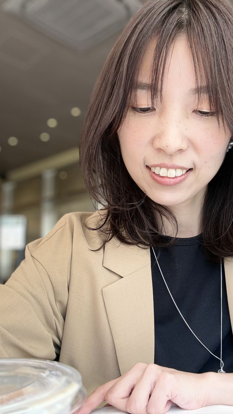 笑顔の岡田茉莉